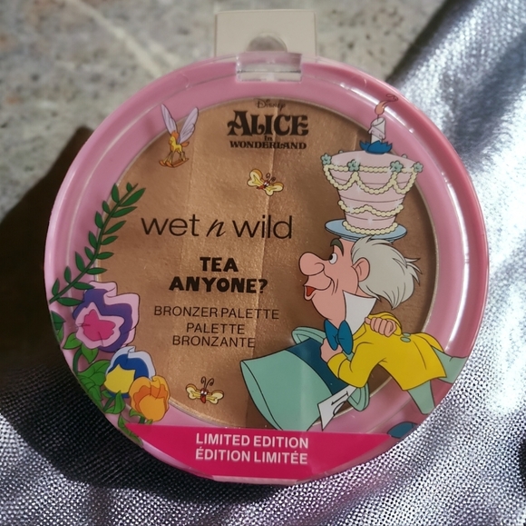 NEW!  BRONZER  PALETTE  Wet n Wild Limitd Ed. Alice in Wonderland ~ Disney ~ - Picture 2 of 6